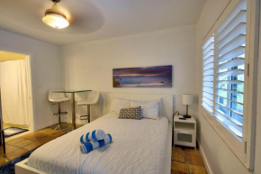 Efficiency 3 on water Las Olas beach and free kayaks
